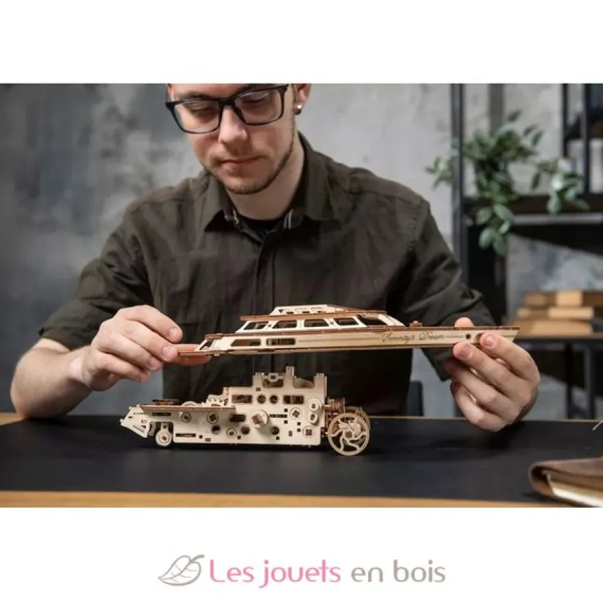 Bateau à voile Le Rêve de Sérénité - Puzzle 3D mécanique en bois - Ugears