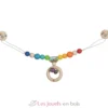 Chaîne poussette van arc-en-ciel en bois coloré - Goki