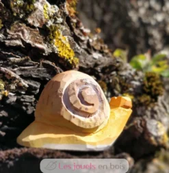 Figurine escargot en bois marron - Wudimals