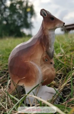 Figurine Kangourou en bois, noir - Wudimals