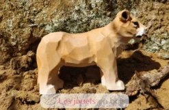 Figurine Lionne en bois, beige marron - Wudimals