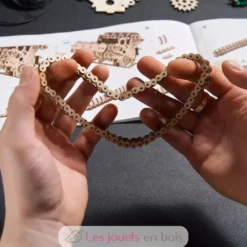 Moteur V8 - Puzzle 3D mécanique en bois - Ugears
