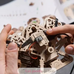 Moteur V8 - Puzzle 3D mécanique en bois - Ugears