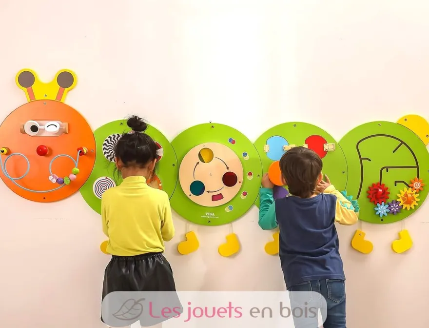 Panneau d'activités mural Chenille - Viga Toys
