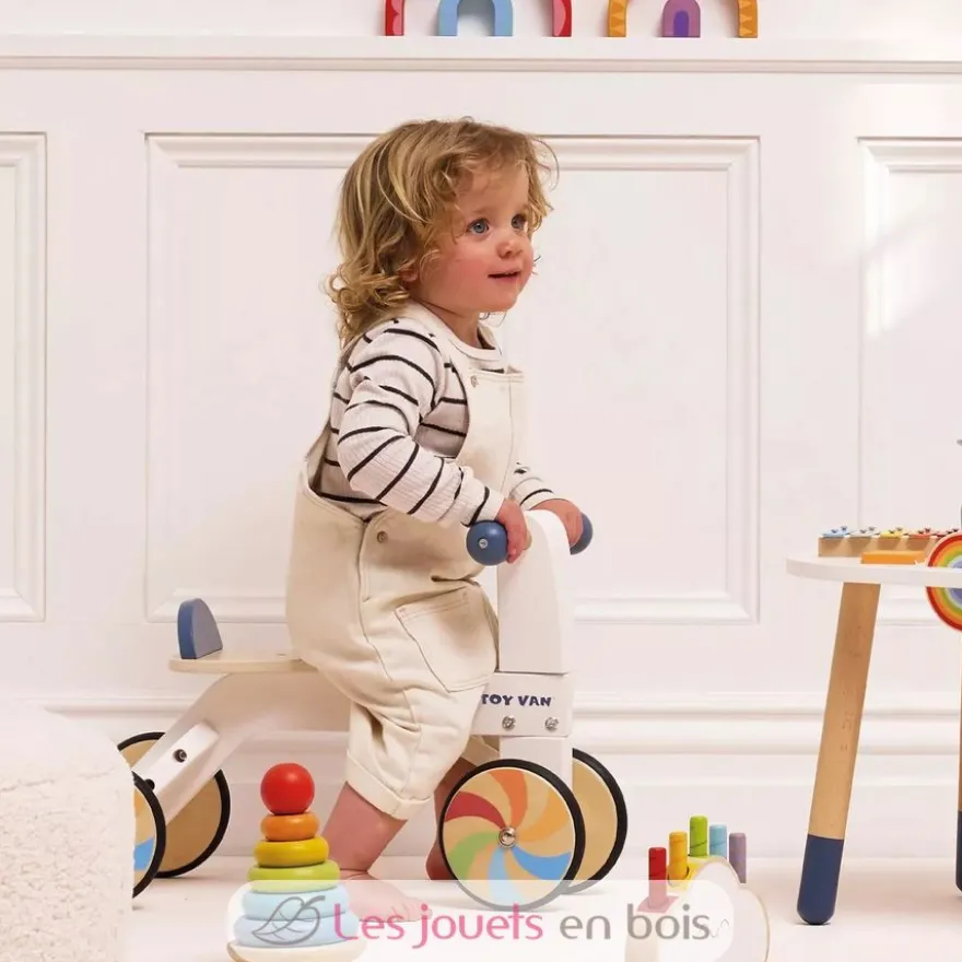 Tricycle en bois arc-en-ciel - Le Toy Van