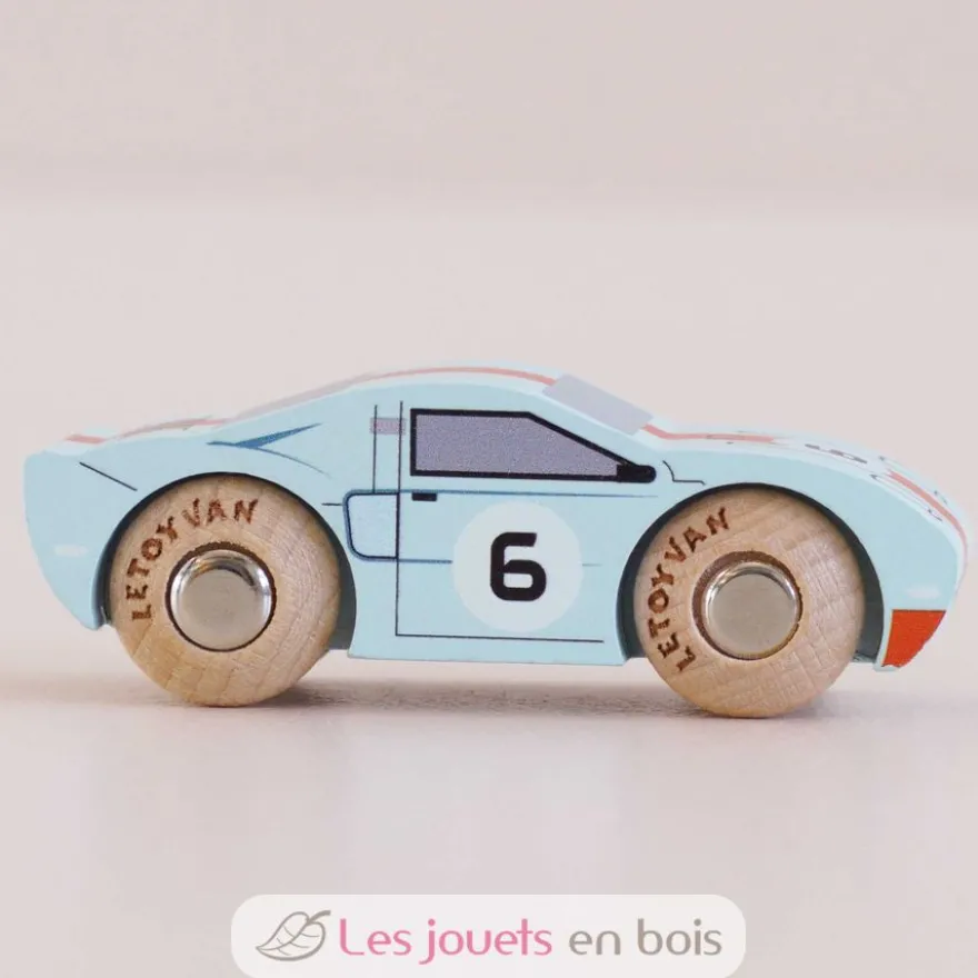 Voiture en bois Fred No 26 bleu clair - Le Toy Van