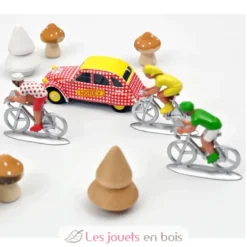Voiture miniature Citroën 2CV 1:54 et 3 figurines cyclistes - Norev